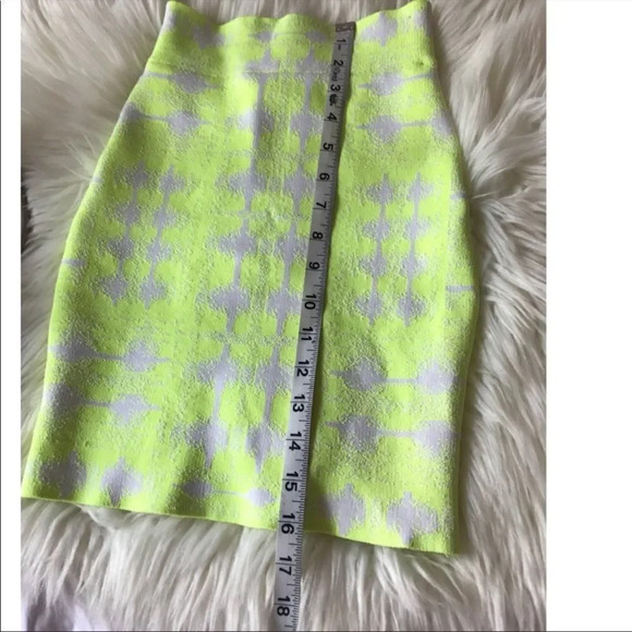 bcbgmaxazria yellow neon skirt - Picture 6 of 10